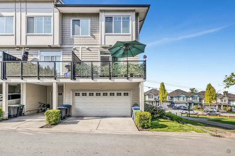 57 13670 62 AVENUE - photo 1 of 30