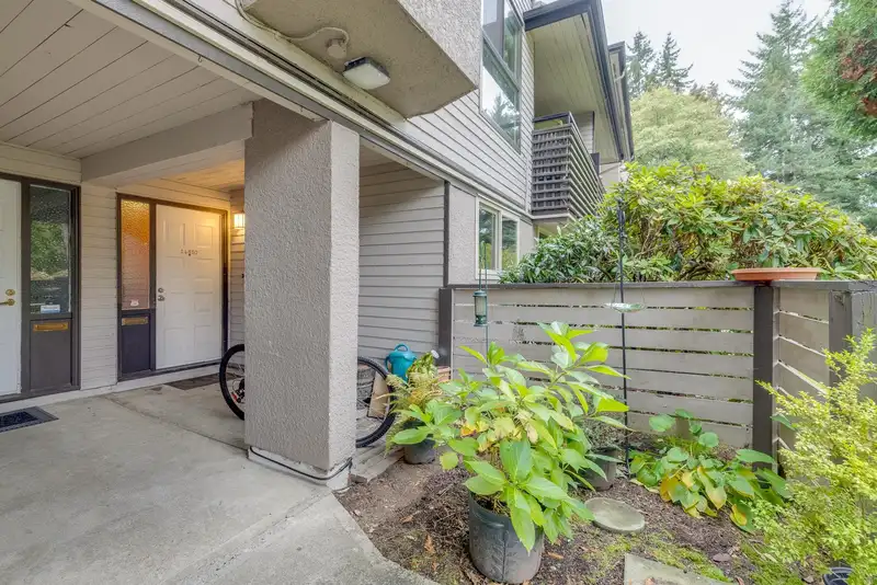 14810 HOLLY PARK LANE - photo 2 of 23