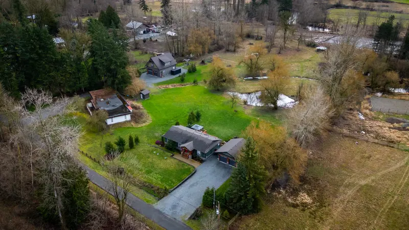 23544 20 AVENUE - photo 3 of 25