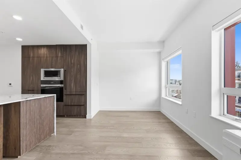 305 3590 W 39TH AVENUE - photo 1 of 23