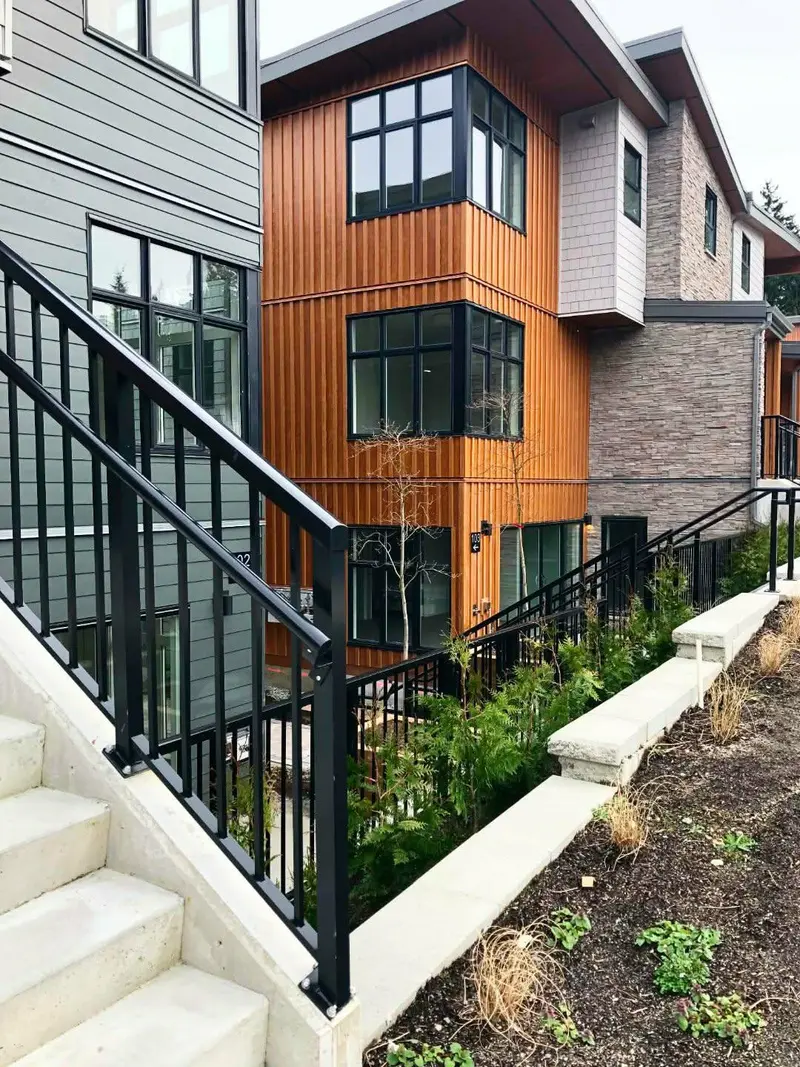 B2G1 464 EAGLECREST DRIVE - photo 1 of 6