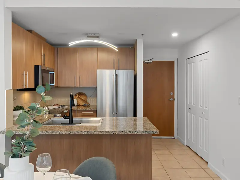 2010 892 CARNARVON STREET - photo 4 of 25