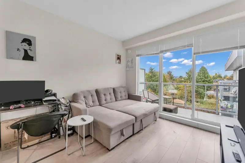 516 10838 WHALLEY BOULEVARD - photo 4 of 10