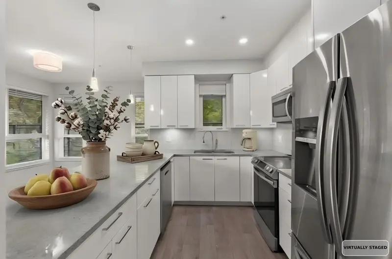 112 5485 BRYDON CRESCENT - photo 3 of 13