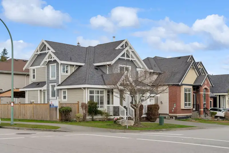 15005 59A AVENUE - photo 2 of 28