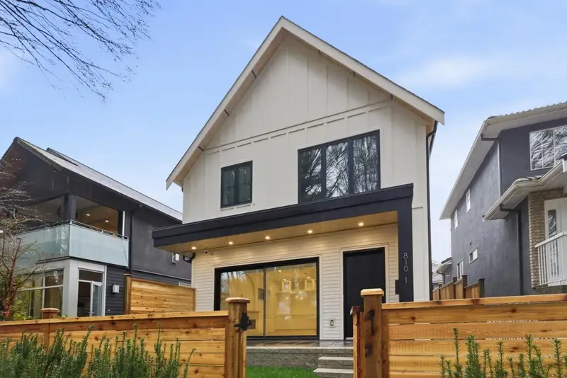 1 810 E 22ND AVENUE - photo 1 of 25