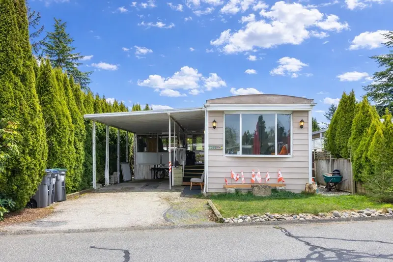 2058 CUMBRIA DRIVE - photo 2 of 25