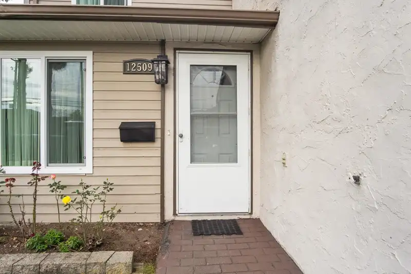 12509 76 AVENUE - photo 2 of 40