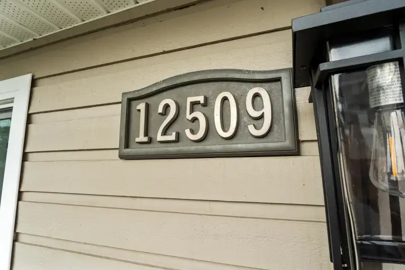 12509 76 AVENUE - photo 3 of 40