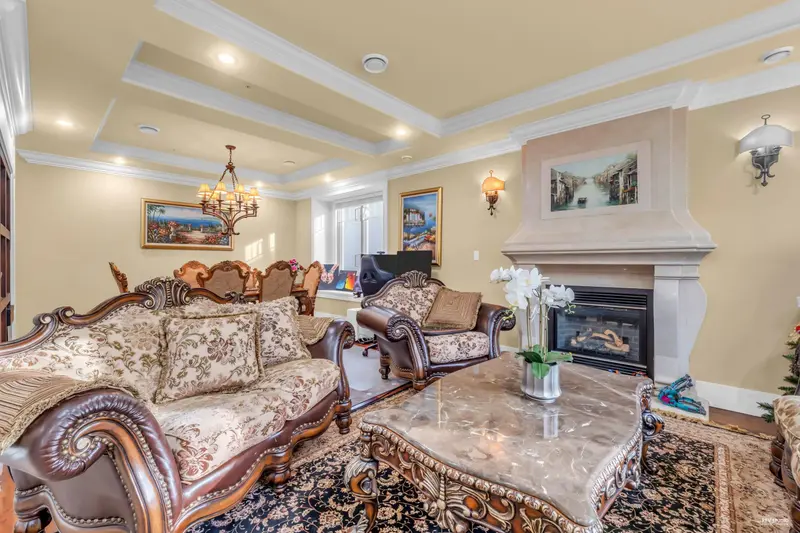 2139 W 22ND AVENUE - photo 4 of 25