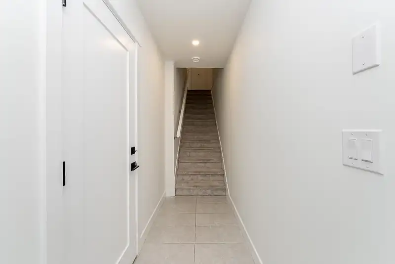 9 10527 155 STREET - photo 4 of 36