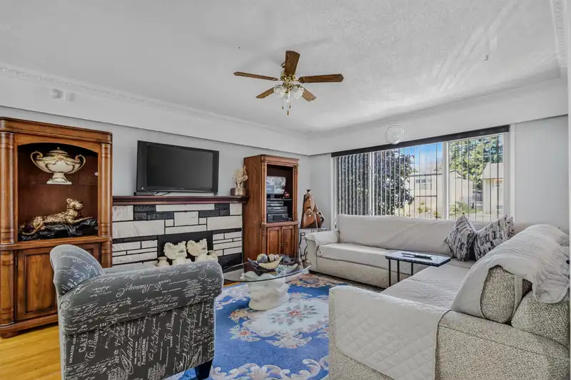 9656 125 STREET - photo 2 of 30