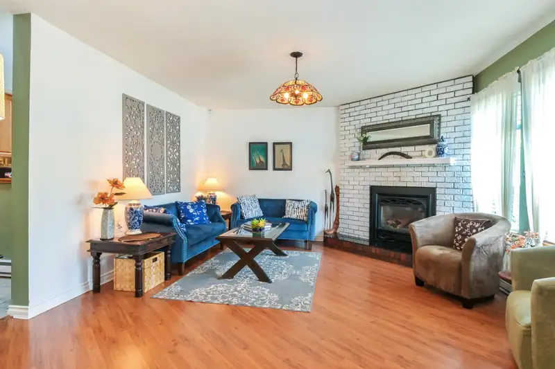 6013 194A STREET - photo 2 of 30