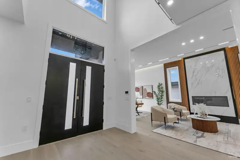 10076 174A STREET - photo 2 of 28