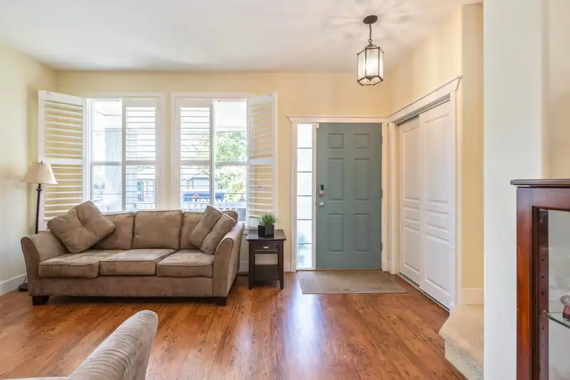6880 190TH STREET - photo 4 of 40