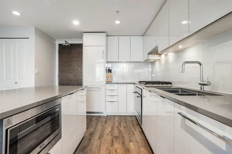 810 2388 MADISON AVENUE - photo 4 of 25