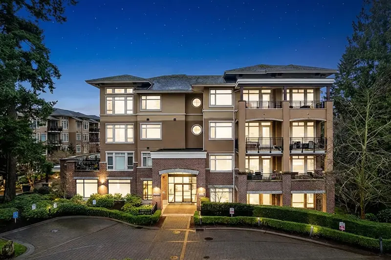 412 15360 20TH AVENUE - photo 1 of 25