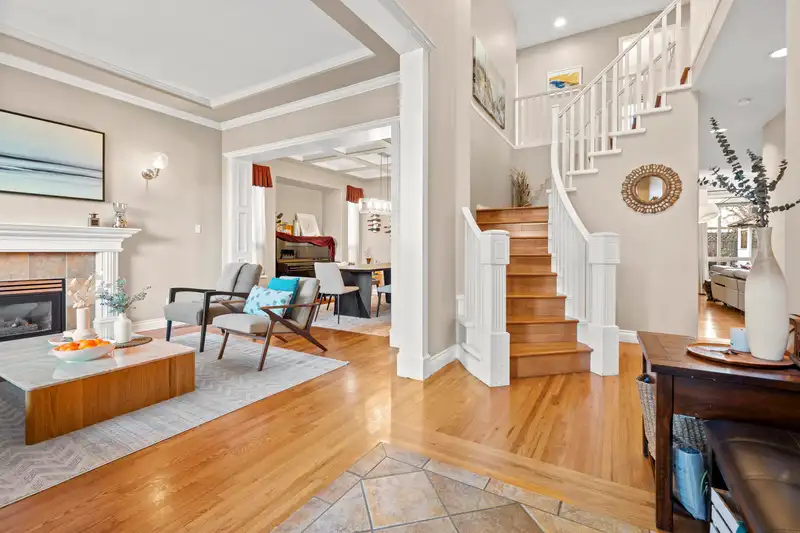 7321 146 STREET - photo 3 of 34