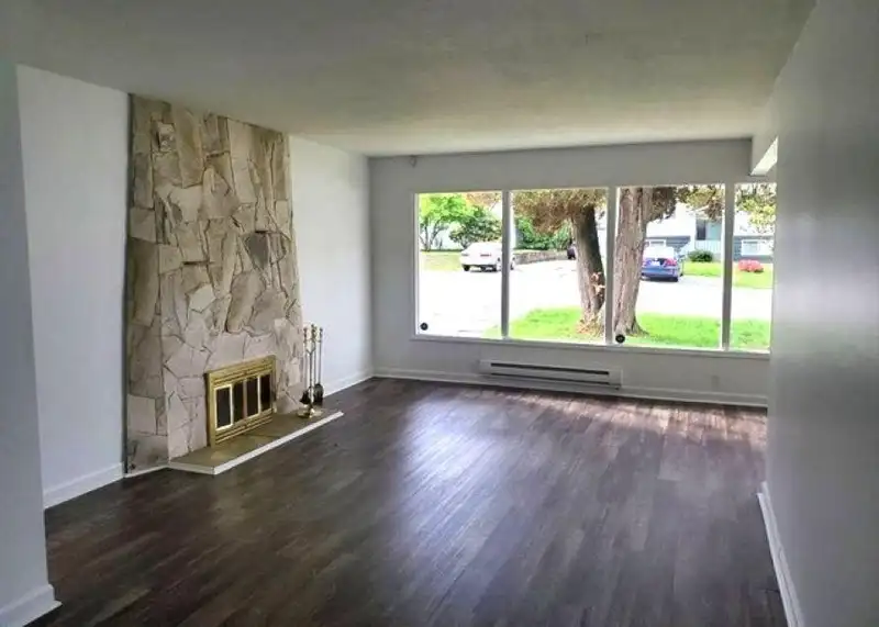 11044 ORIOLE DRIVE - photo 3 of 12