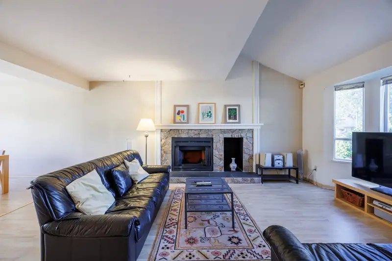 15114 98 AVENUE - photo 4 of 26