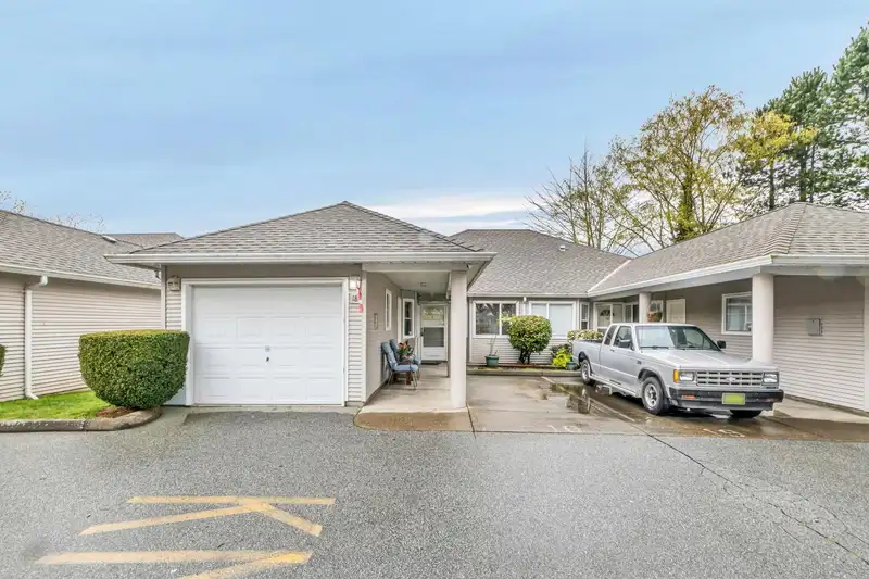 18 7127 124 STREET AVENUE - photo 3 of 23