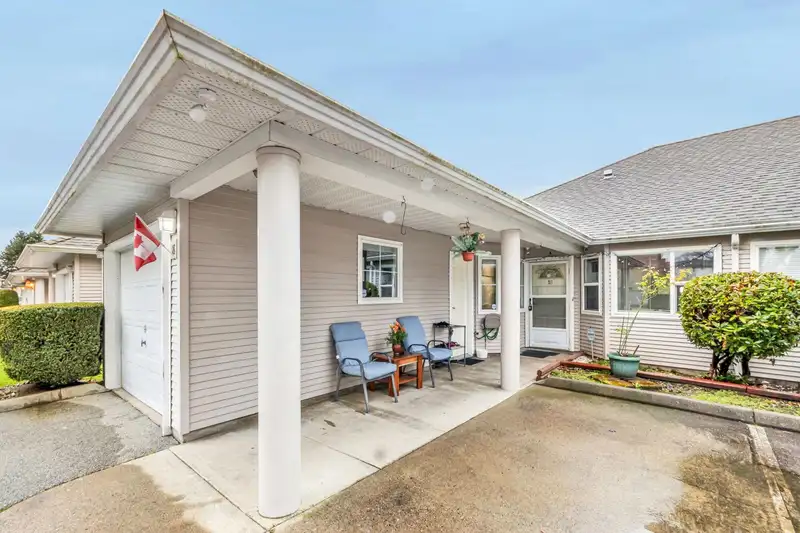 18 7127 124 STREET AVENUE - photo 4 of 23