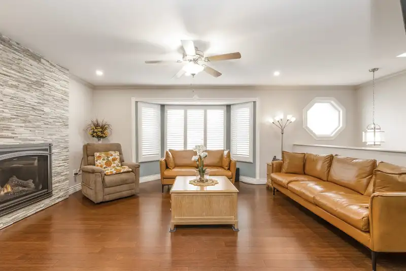 13251 82B AVENUE - photo 4 of 30