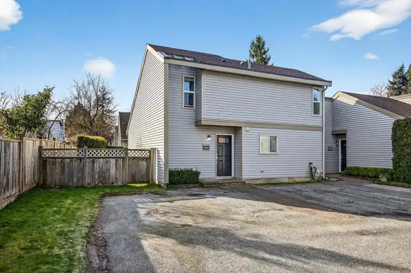 6030 E GREENSIDE DRIVE - photo 1 of 34