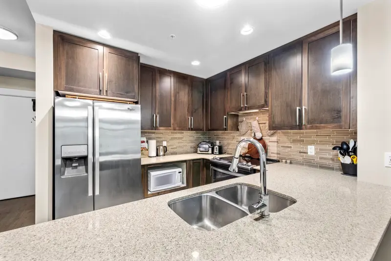 407 2465 WILSON AVENUE - photo 4 of 25