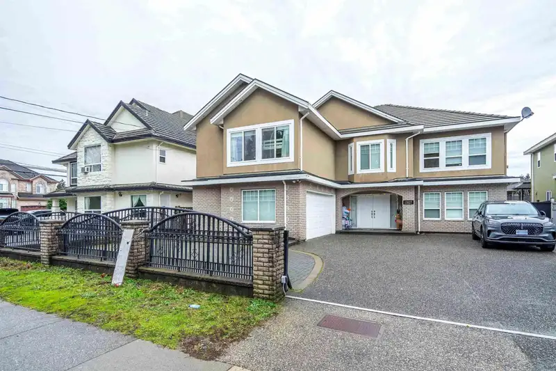 13027 68 AVENUE - photo 1 of 36