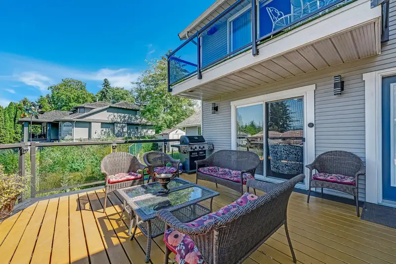 13721 114 AVENUE - photo 2 of 37