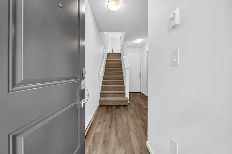 120 15778 85 AVENUE - photo 3 of 25