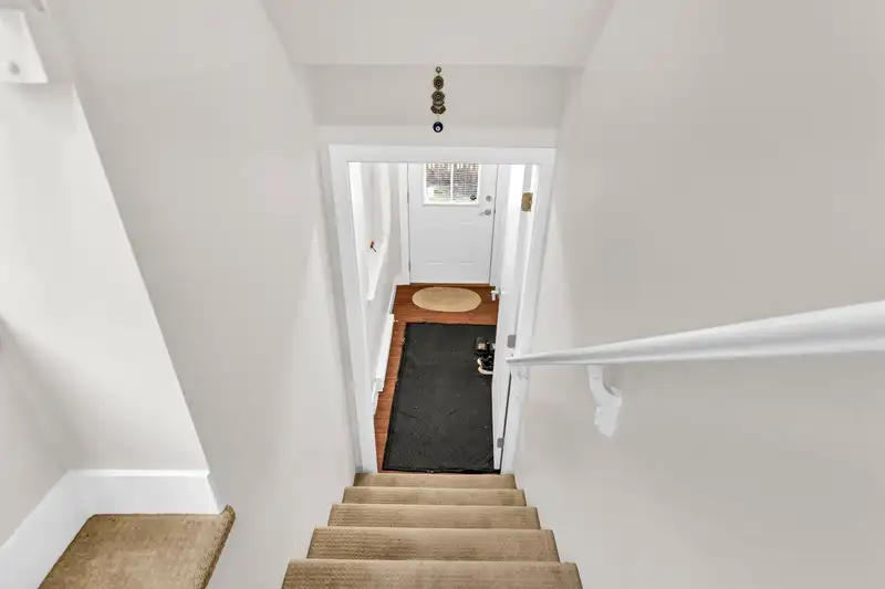 13 6299 144 STREET - photo 4 of 35