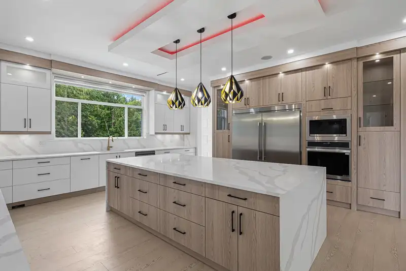 16028 103 AVENUE - photo 2 of 40
