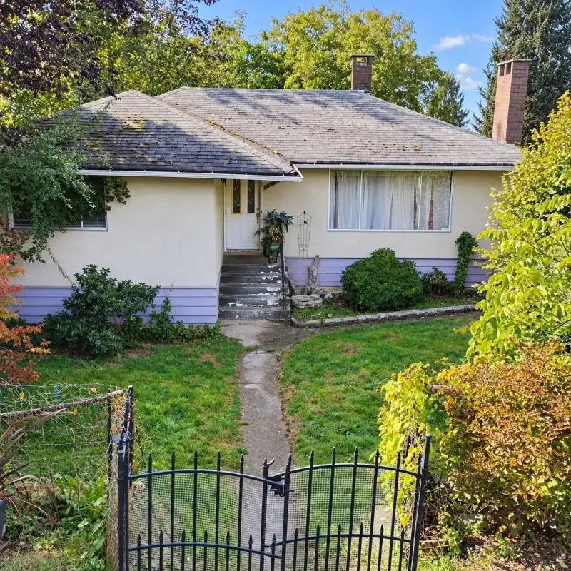 10369 125 STREET - photo 1 of 14
