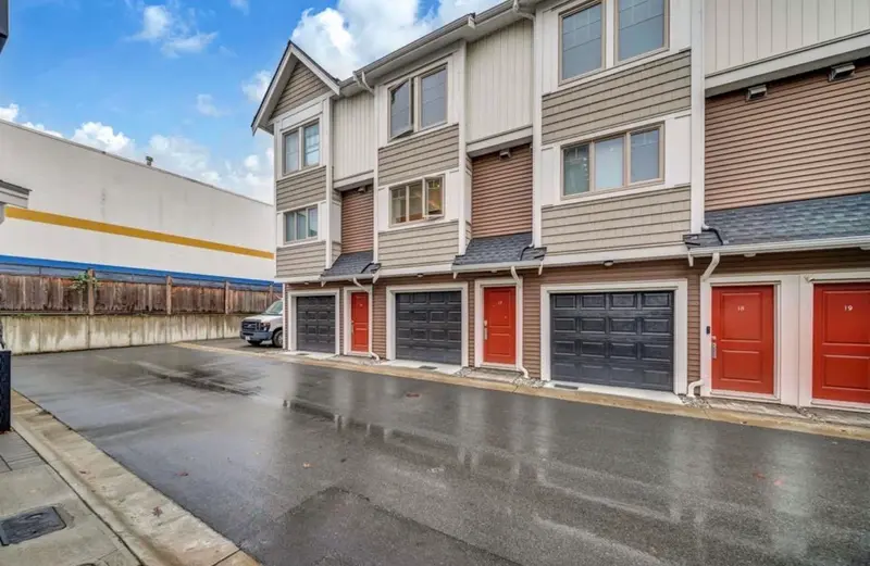 17 2799 ALLWOOD STREET - photo 3 of 20