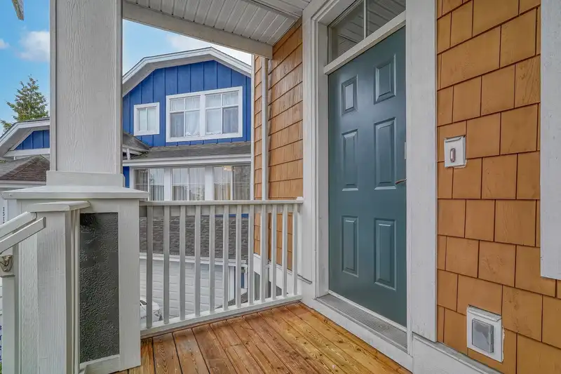 6101 151 STREET - photo 3 of 27