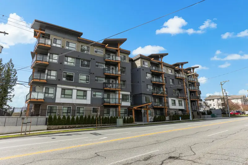 305 33568 GEORGE FERGUSON WAY - photo 4 of 25