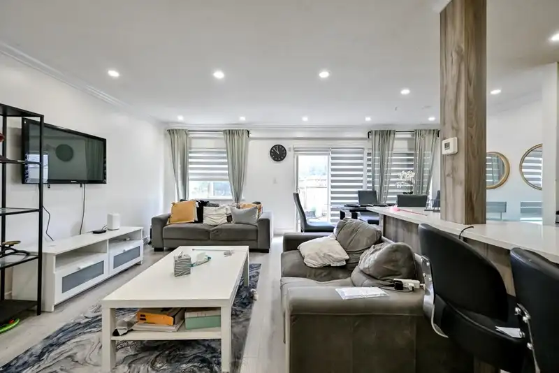 139 15215 105 AVENUE - photo 4 of 21