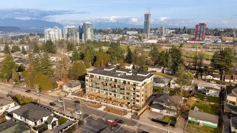 513 10616 132 STREET - photo 1 of 22