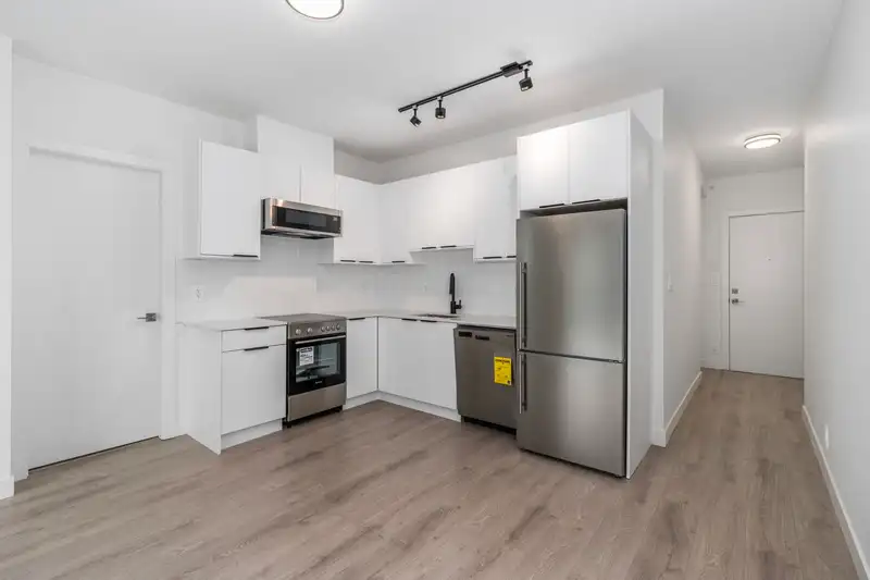 513 10616 132 STREET - photo 4 of 22