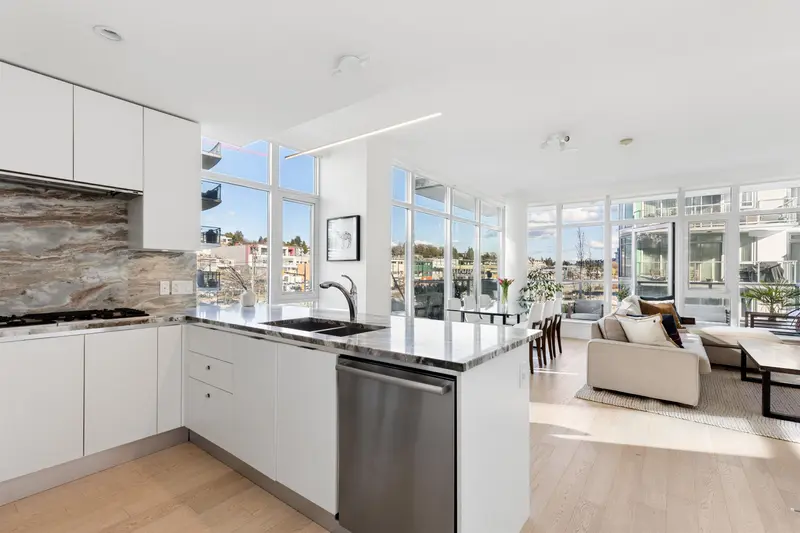 409 185 VICTORY SHIP WAY - photo 1 of 25