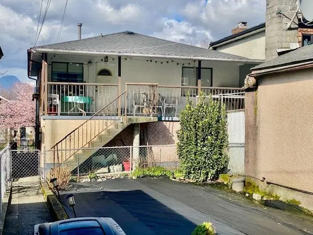 2514 E 24 AVENUE - photo 3 of 3