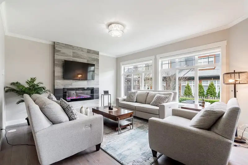 2 17033 FRASER HIGHWAY - photo 2 of 35