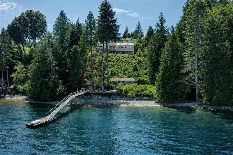 6448 N GALE AVENUE - photo 1 of 25