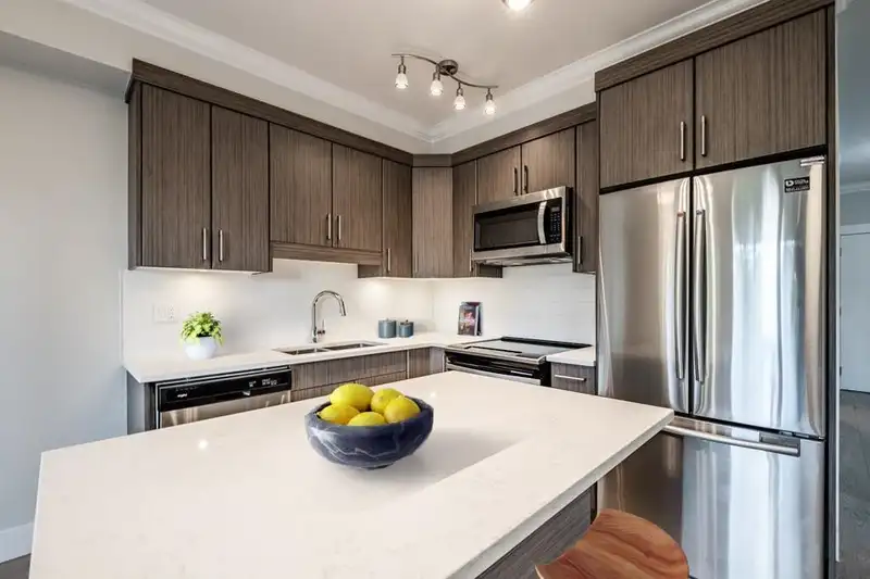 409 13763 101 AVENUE - photo 4 of 14