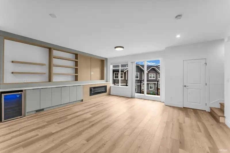 21 10488 124 STREET - photo 2 of 37
