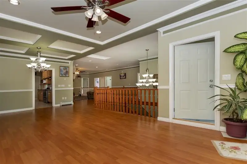 13871 78 AVENUE - photo 3 of 16