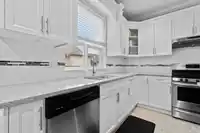 6085 145B STREET - thumbnail 8