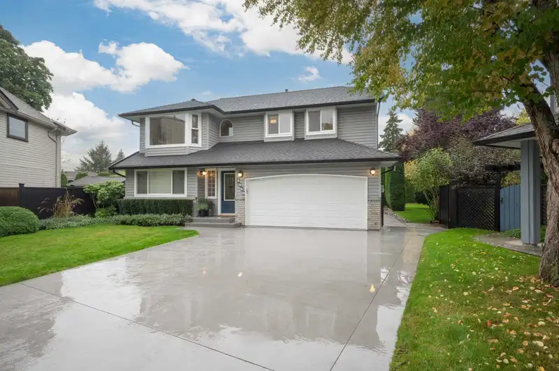 5969 186 STREET - photo 2 of 38